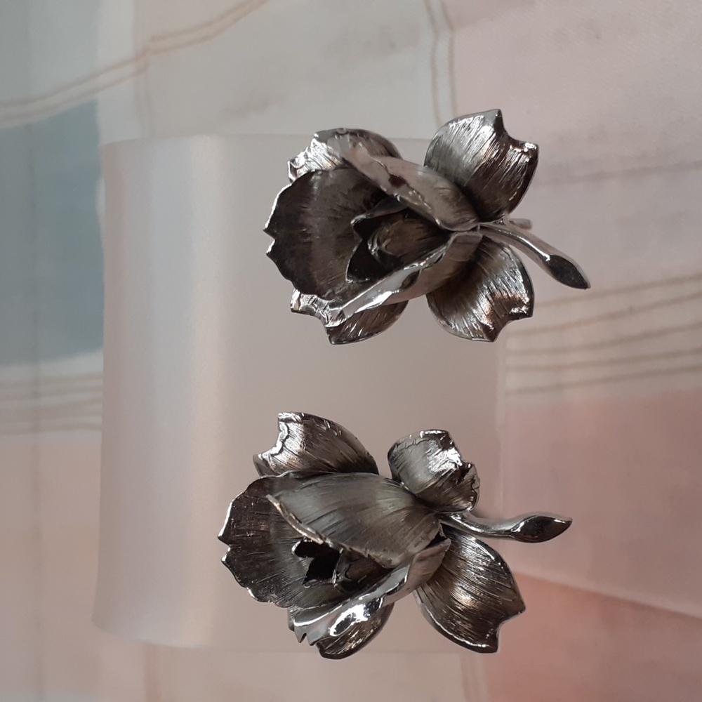 Pastelli Silver Tone Sculptured Rose Clip Earrings Vintage